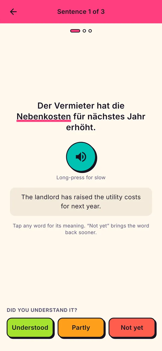 Предложение для практики, «Der Vermieter hat die Nebenkosten für nächstes Jahr erhöht.», с кнопкой воспроизведения, английским переводом и выбором Understood, Partly или Not yet.